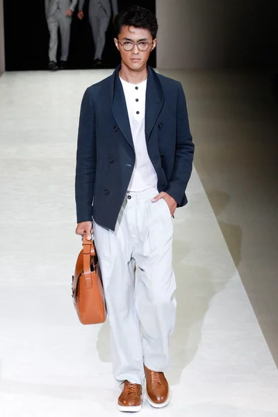 Look 10